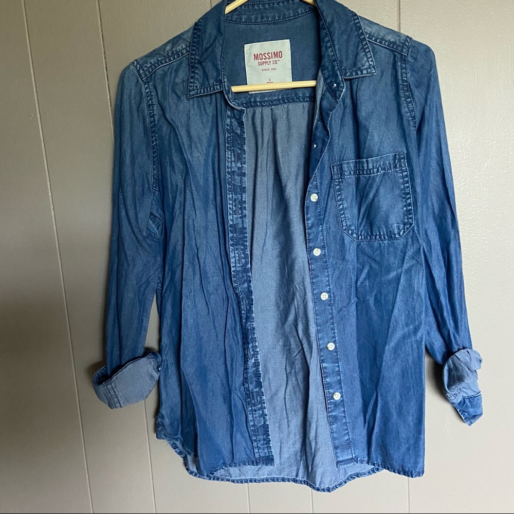 Women’s Mossimo Denim Button Up Shirt